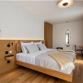 4 Bedroom Luxury Villa with Heated Pool and boat mooring, Ciovo near Trogir – Sleeps 8